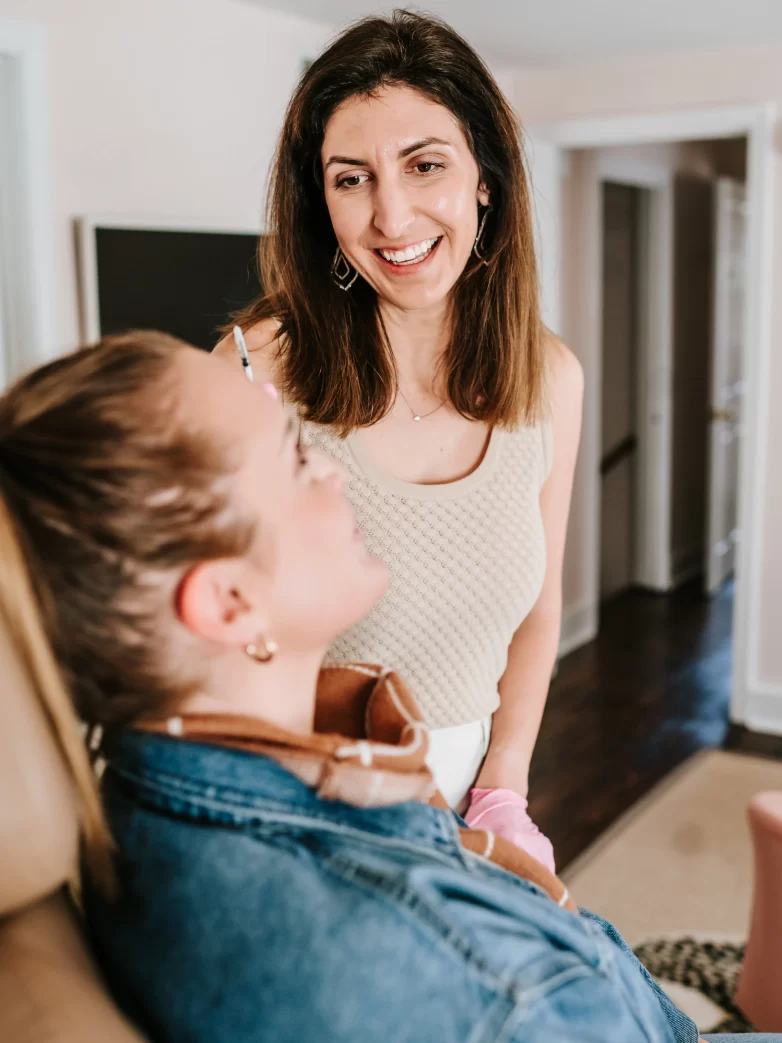 Using dermal filler injections for their anti-aging benefits